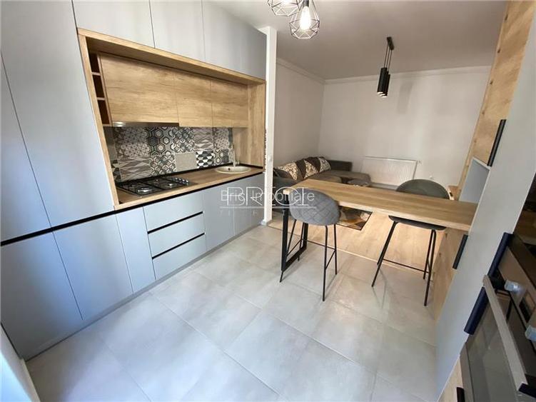 Studio, 48mp, cu Parcare, zona Coresi - 7