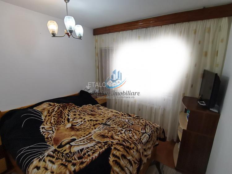 Apartament 3 camere, decomandat, 1 Mai - 3