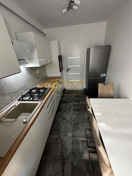 Apartament 2 camere decomandat, loc de parcare, curte in proprietate - 3