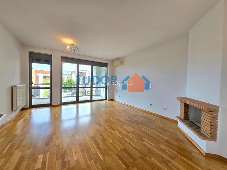 Elegant Multi-Level Home with 4 Bedrooms and Expansive Terraces in Green Lake - 7