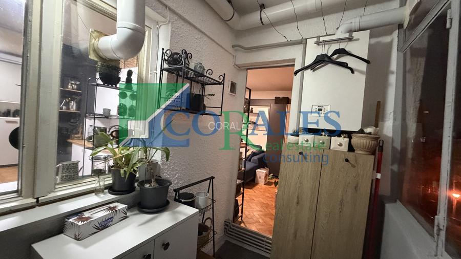 Et. 2, langa Scoala 30,  Centrala Proprie, decomandat - Zona Soarelui - 9