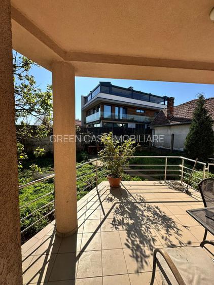 Oportunitate de investiție! Casă de vanzare, cu 8 camere, 382 mp, zona Gruia - 11
