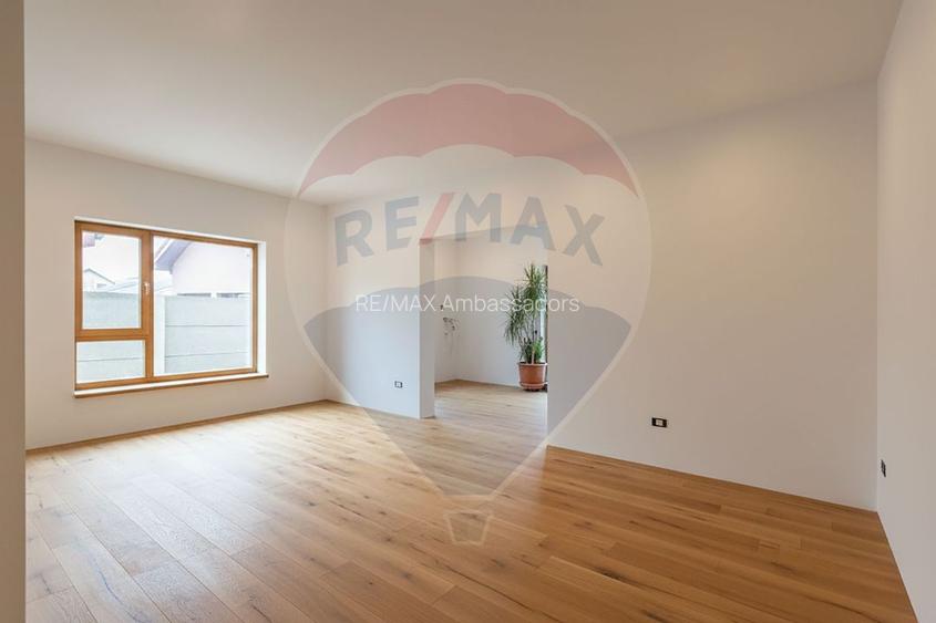 Casă / Vilă cu 3 camere de vânzare - 14