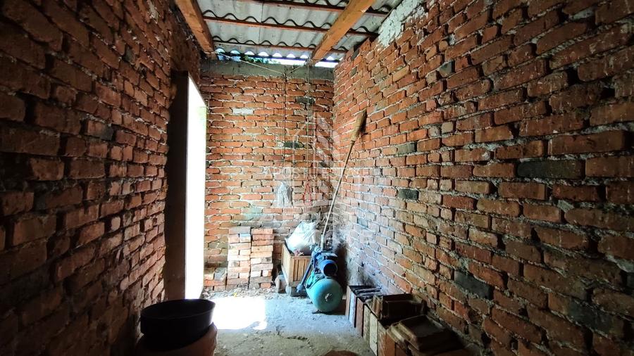 Casa la curte comuna 4 camere, zona Centrala - 26