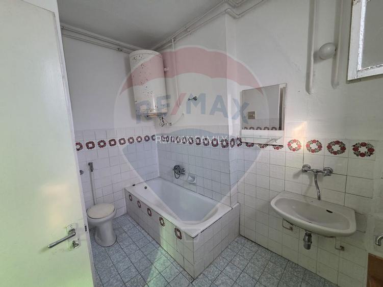 Casă cu gradina si solarii de legume - 14