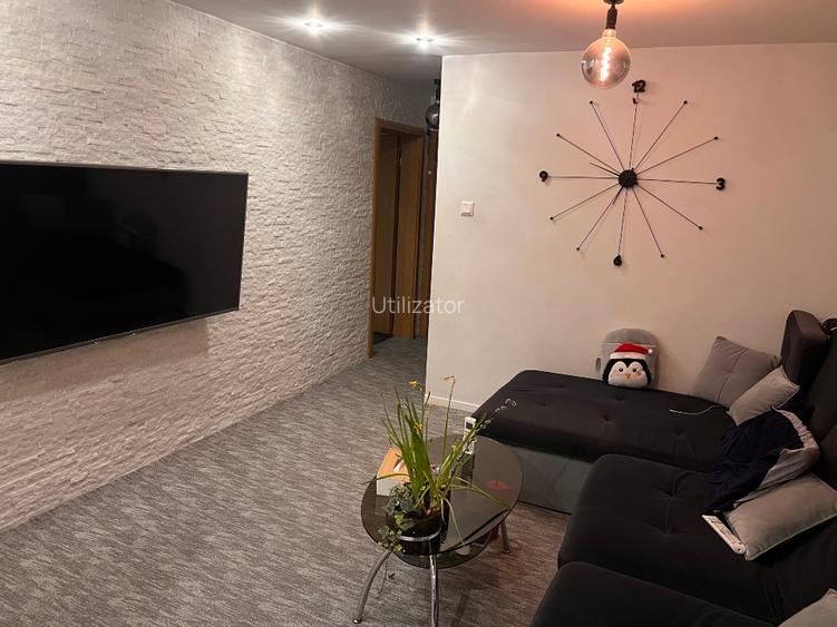 Vând apartament 3 camere decomandate zona ciresica - 2
