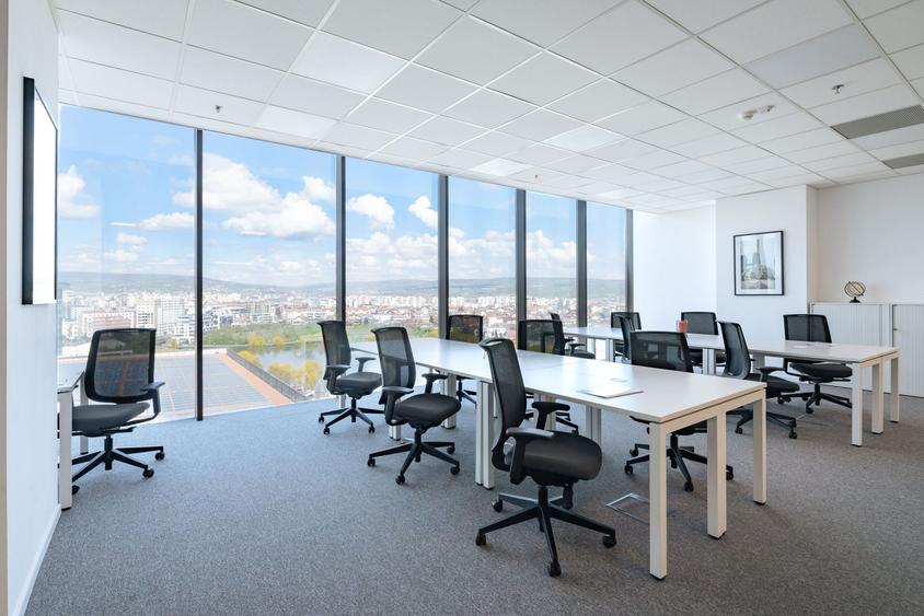 Spațiu de birou privat pentru 3 persoane în Regus Iulius Centre