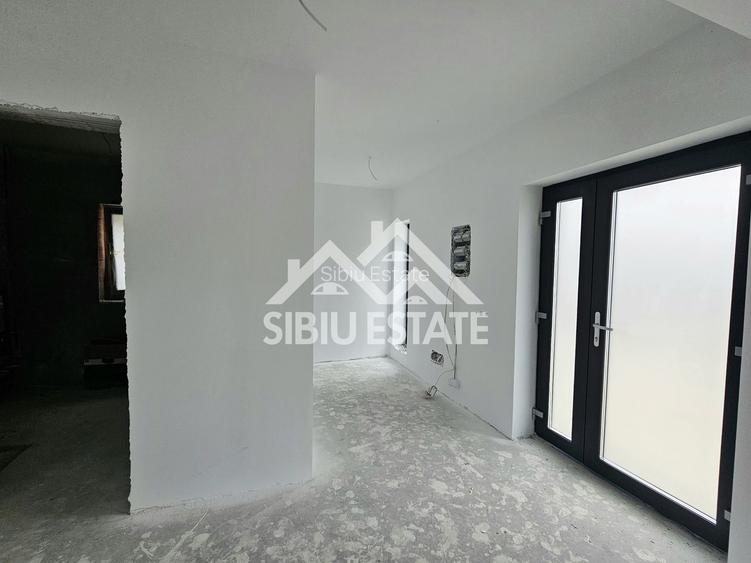 Casa Selimbar, teren 500 mp, spatiu si confort nou - 9