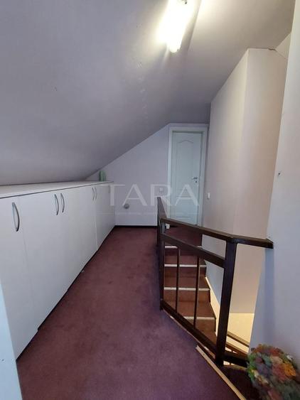 APARTAMENT IN VILA, 4 camere si terasa, Floresti central.