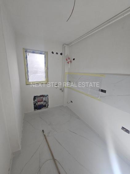 Spatiu comercial stradal + 4 locuri de parcare - 2