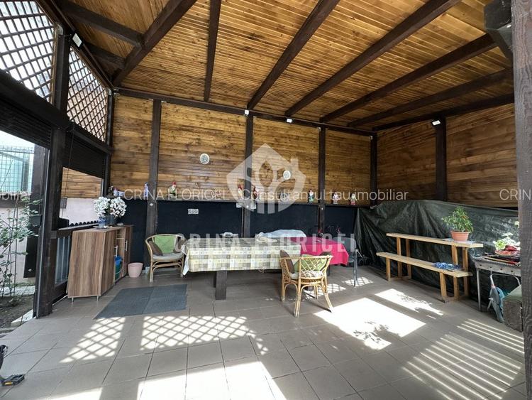 Vanzare vila cu trandafiri in suprafata de 220 mp , teren 536 mp din Domnesti - 11