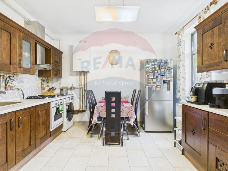 Casă / Vilă zona Eroii Revolutiei - 12