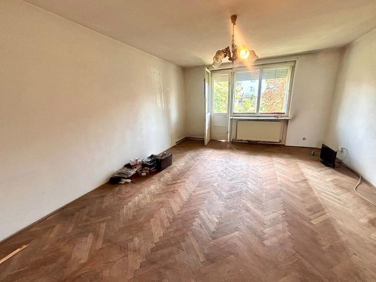 Apartament 3 camere central Ștrand cu garaj si boxa