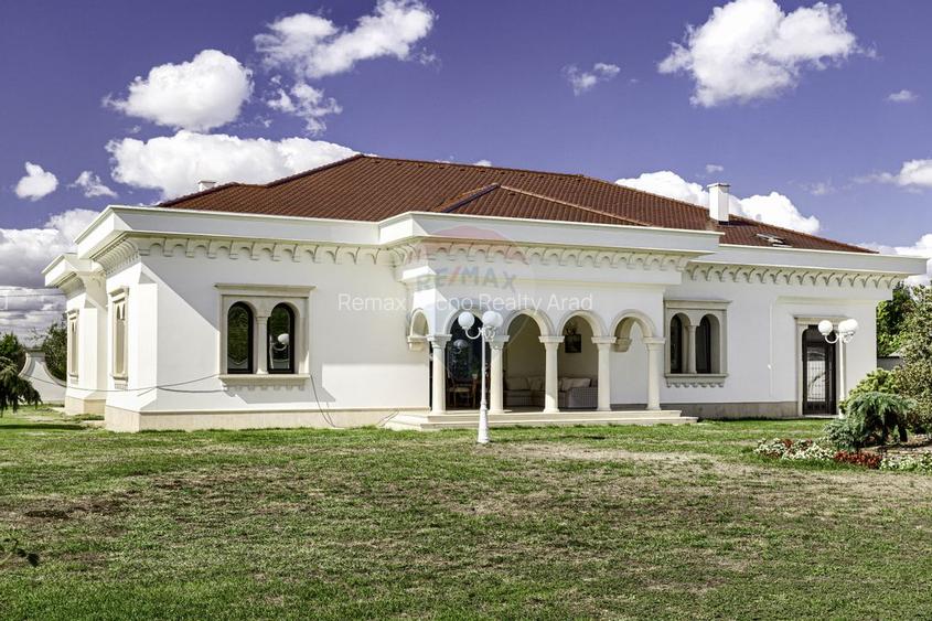 Stil si eleganta ! Vilă superba 320 mp cu teren 1728 mp in Mandruloc - 47