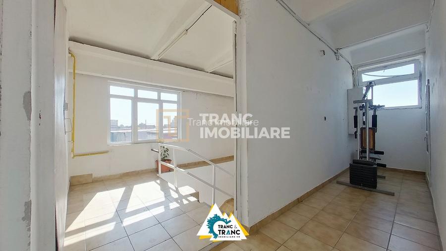 Clădire împunătoare de 540 mp pe 2 nivele în Sânnicolau Mic - 7