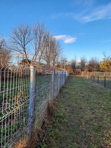 Teren Intravilan, 757 mp, perfect plan, imprejmuit, Brebu Central, PH - 2