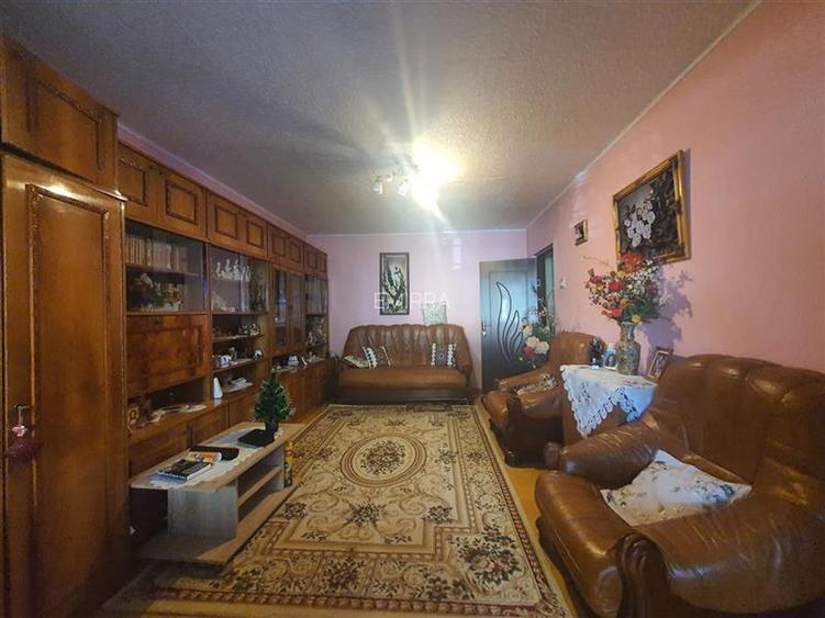 Apartament 3 camere decomandate de vanzare str. Republicii parter - 4