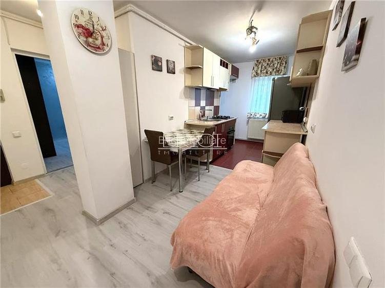 Apartament cu 2 camere, Decomandat, zona pietonala, Racadau - 8