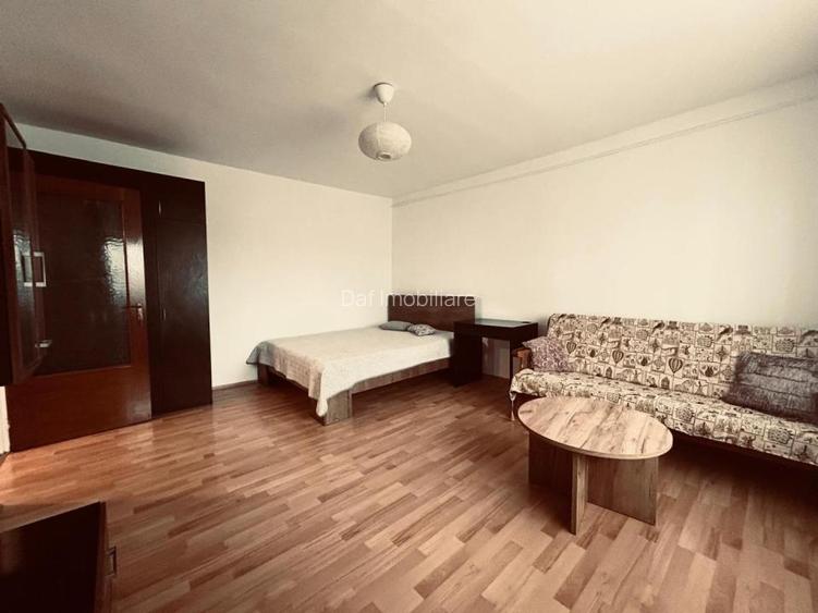 390euro-Studio 42mp -Unirii-OctavianGoga - 4