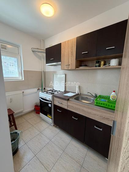 Garsoniera Titan 31 Mp Bloc 1978 Reabilitat Instalatii Schimbate 6 Min Metrou - 3