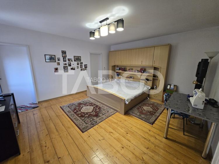 Casa individuala de vanzare 387mpu curte 624mp Sura Mica Sibiu - 2