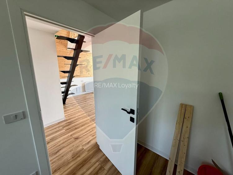 De vanzare Cabana A-Frame cu 1850 mp teren in zona Pucioasa, DB - 12