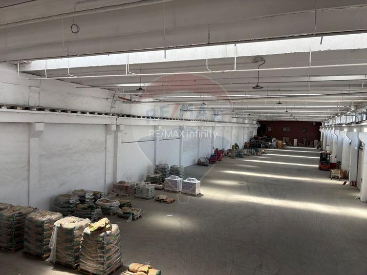 De vanzare hala 1738mp, administrativ 514mp, teren total 4741mp - 2