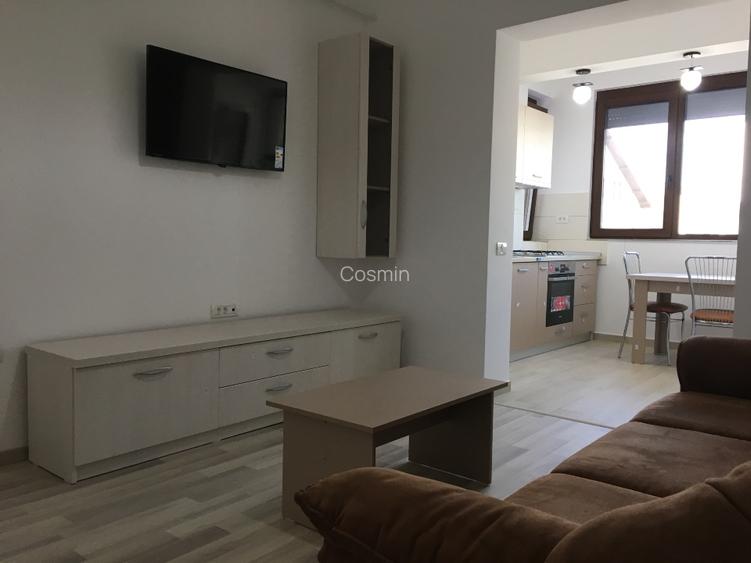 Proprietar, închiriez apartament 3 camere  - 8