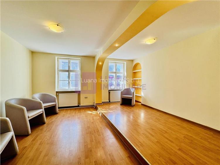 Spatiu de birouri | Central - Piata Cibin | 150 mp | curte | COMISION 0 | video - 2