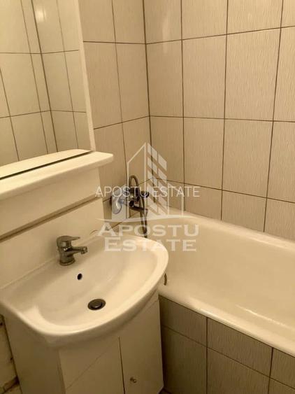 Apartament cu 2 camere, etajul 2,  zona Sagului - 8