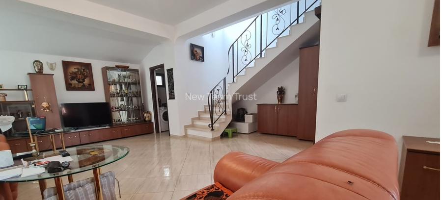 Otopeni Vanzare Vila  Duplex (4 camere )240 000eur - 3