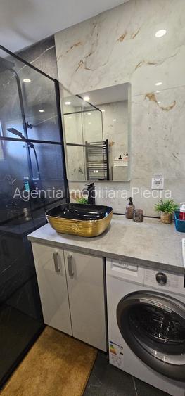 Vand apartament de 3 camere,decomandate ,confort 1 situat pe str.Uzinei - 3