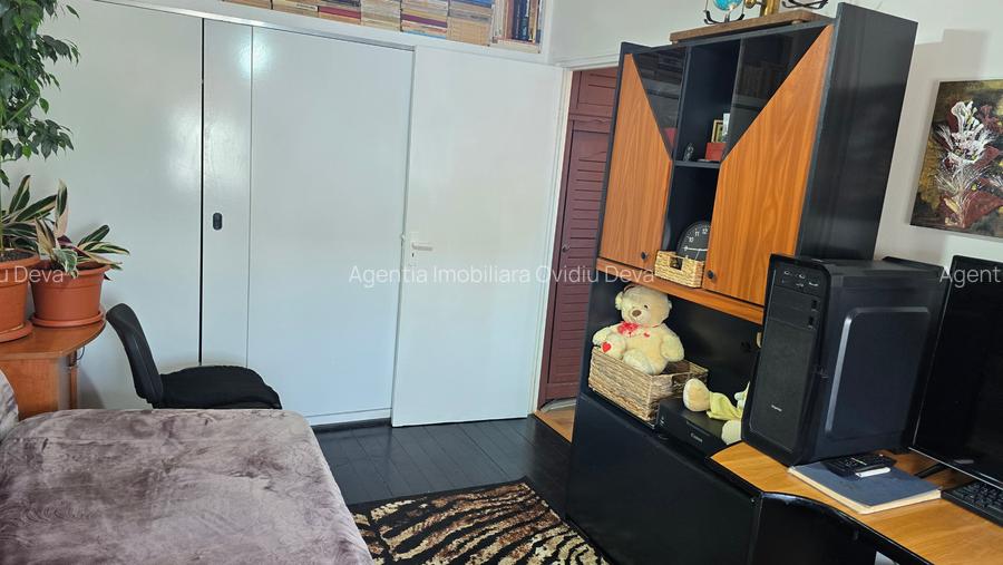 Vand apartament  4 camere decomandat in Deva, zona Progresul, suprafata utila 83 - 8