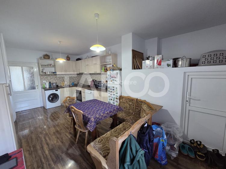 Casa de vanzare zona Negoiu 4 camere 208 mp utili si curte 550 mp - 11