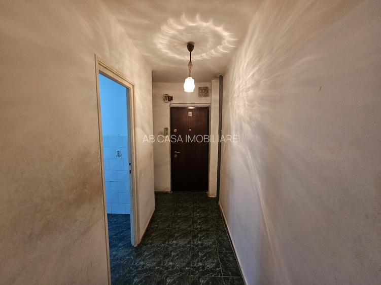 Apartament 3 camere, etaj intermediar, Piața Victoriei, comision 0% - 13