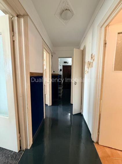 Centru Civic Hala Centrala , apartament 2 camere decomandat , etaj intermediar - 8