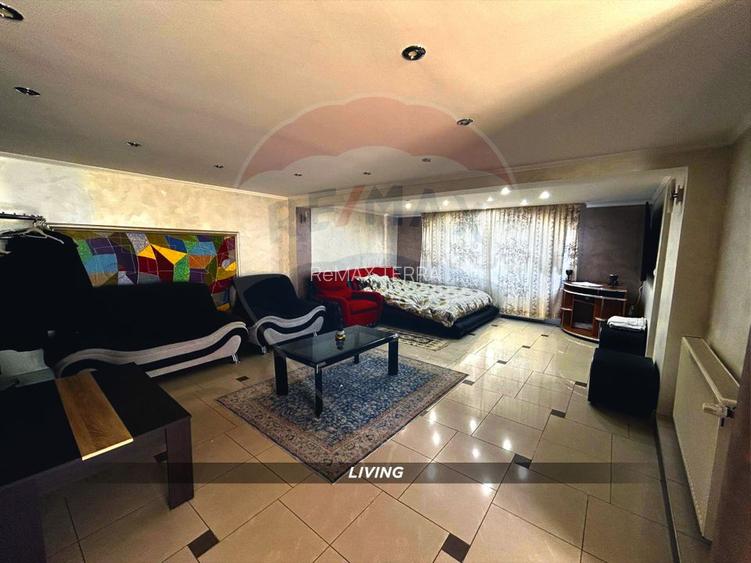 Casa spațioasă cu teren si foișor - Negrești Oaș - 3