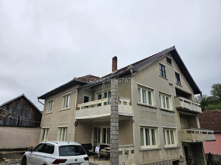 Casa vila cu 10 camere, loc Izbuc, Bihor - 4