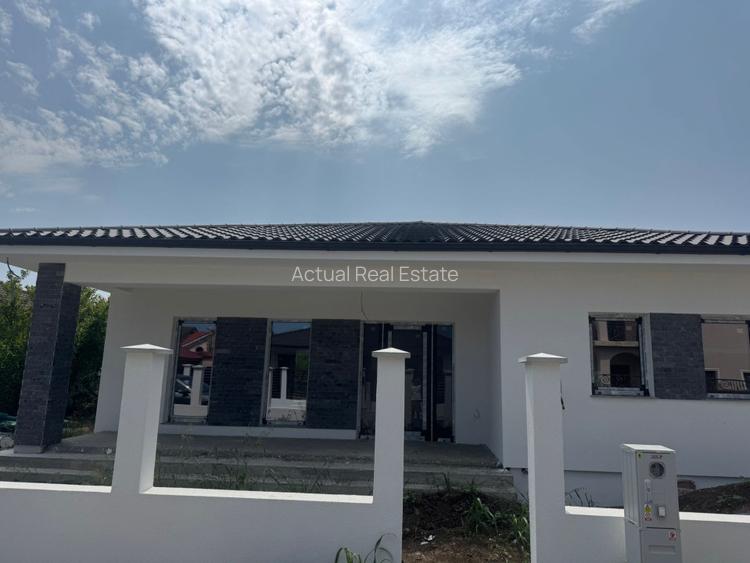 CASA LA SOL CUMPANA | TOATE UTILITATILE | 3 DORMITOARE |CURTE GENEROASA - 12