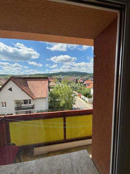 Apartament 3 camere  decomandat , zona  Cetate - 8