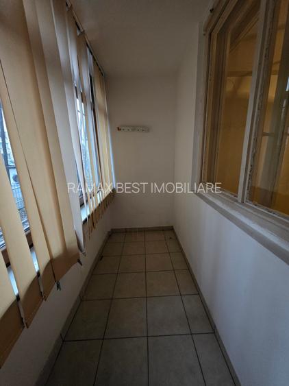 1 Decembrie 1918, 10 minute metrou, Auchan, chiar pe Onisifor Ghibu - 9