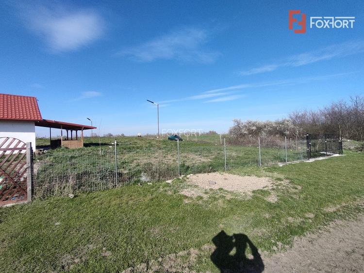 Teren de 2600 mp in Sanmihaiul Roman imprejmuit - ID V5057 - 8