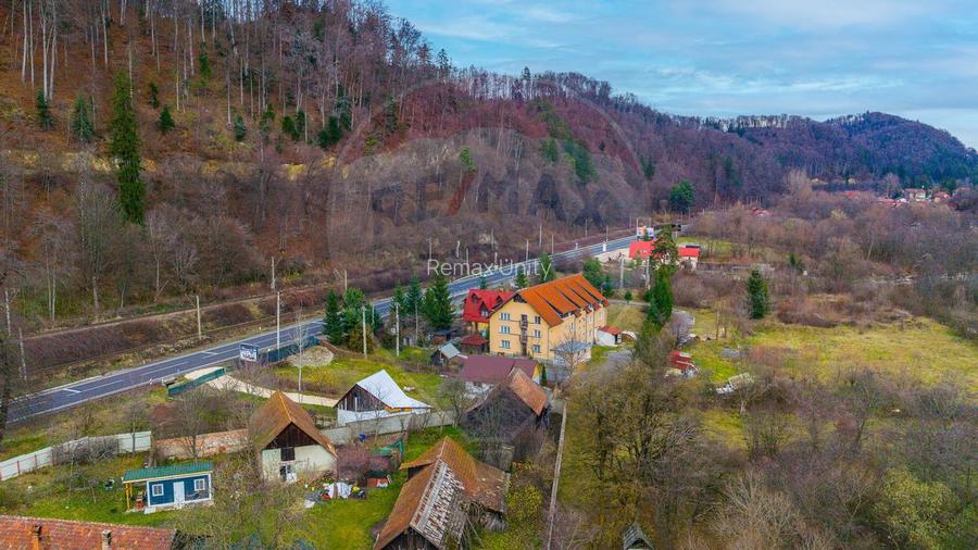 Casă / Vilă cu 20 camere de vânzare în Timisu de Jos, DN1, Brasov - 3