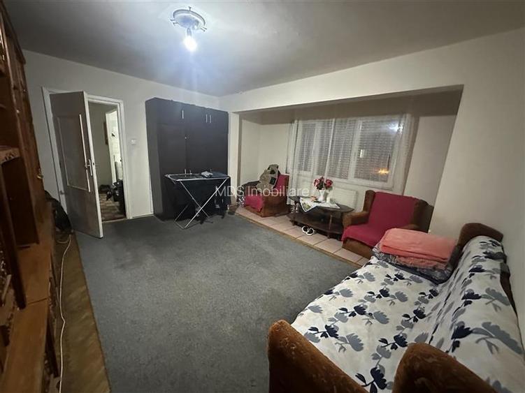 Confort 1 la etajul 2, model mare  cu centrală propie lingă Piața - 6