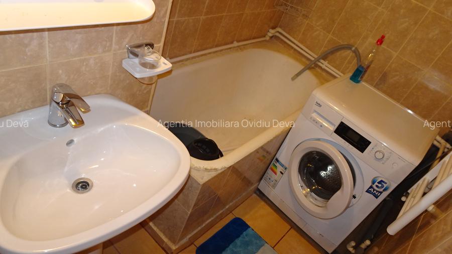 Inchiriez apartament cu 2 camere in Deva, parter, zona Pacii (scoala Andrei Sagu - 10