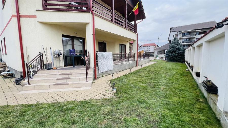 Casa individuala cu 5 camere, 270 mp, Tractorul - zona Coresi - 28