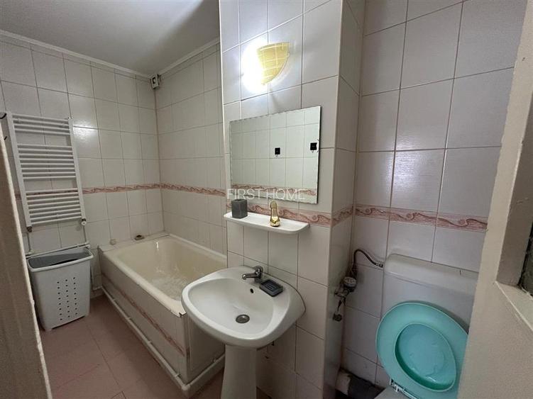 Apartament cu 3 camere de vanzare, zona Ceasul Rau. - 11