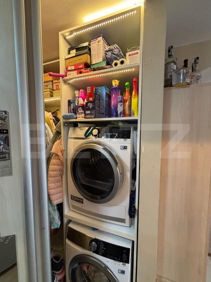 Apartament semidecomandat cu 3 camere, etaj intermediar, parcare, zona Terra - 10