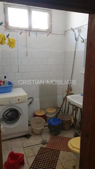 zona Liceu Balcescu Casa caramida+boltari cu teren=158 mp, Deschidere 8,8m - 15