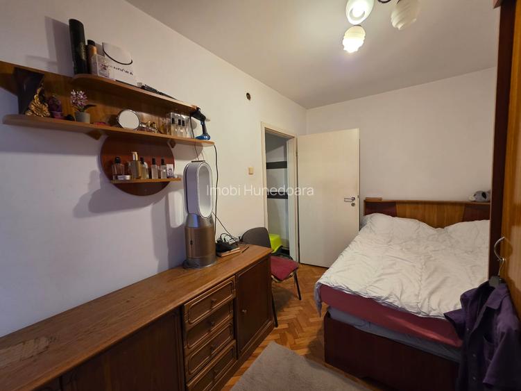 Apartament 3 camere decomandat, Deva - Str. Progresului 65 mp Etaj 4 - 14